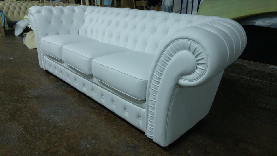 Divano Chesterfield Gabbiano 3 Posti in pelle fiore colore Bianco
