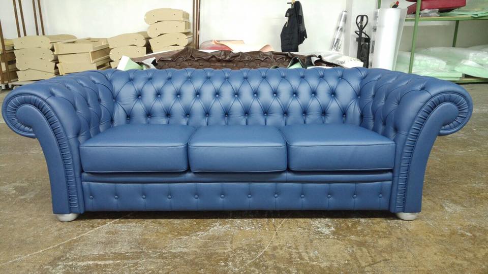 Divano Chesterfield Gabbiano 3 Posti in pelle fiore Bluette