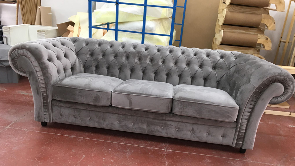 Divano Chesterfield Gabbiano 3 Posti in velluto colore Grigio